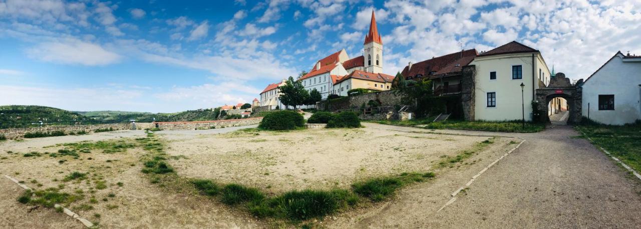 Apartmany Na Mikulasskem Namesti Znojmo Eksteriør billede